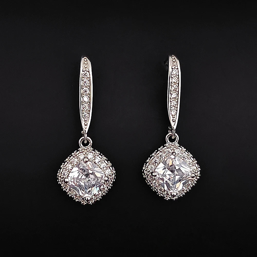 2024 New Luxury Cushion Green Multi Silver Color Korean Earrings for Women Anniversary Gift Jewelry Wholesale E6761b